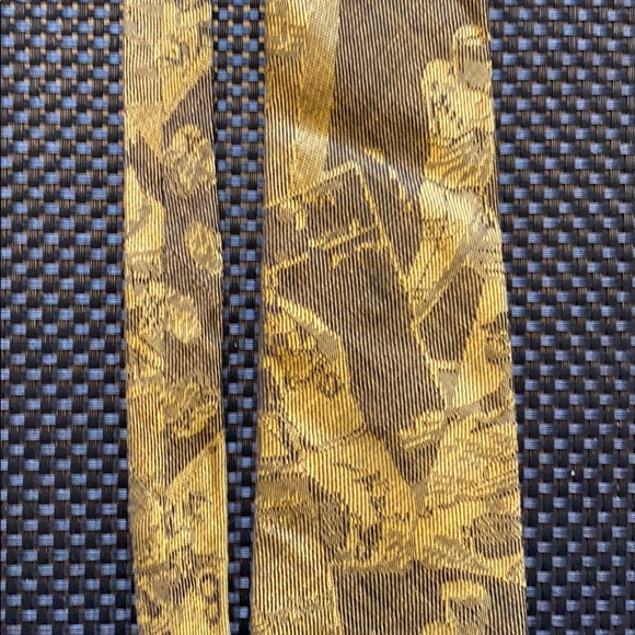 Japanese tie with sports guys on it - Picture 2 of 4